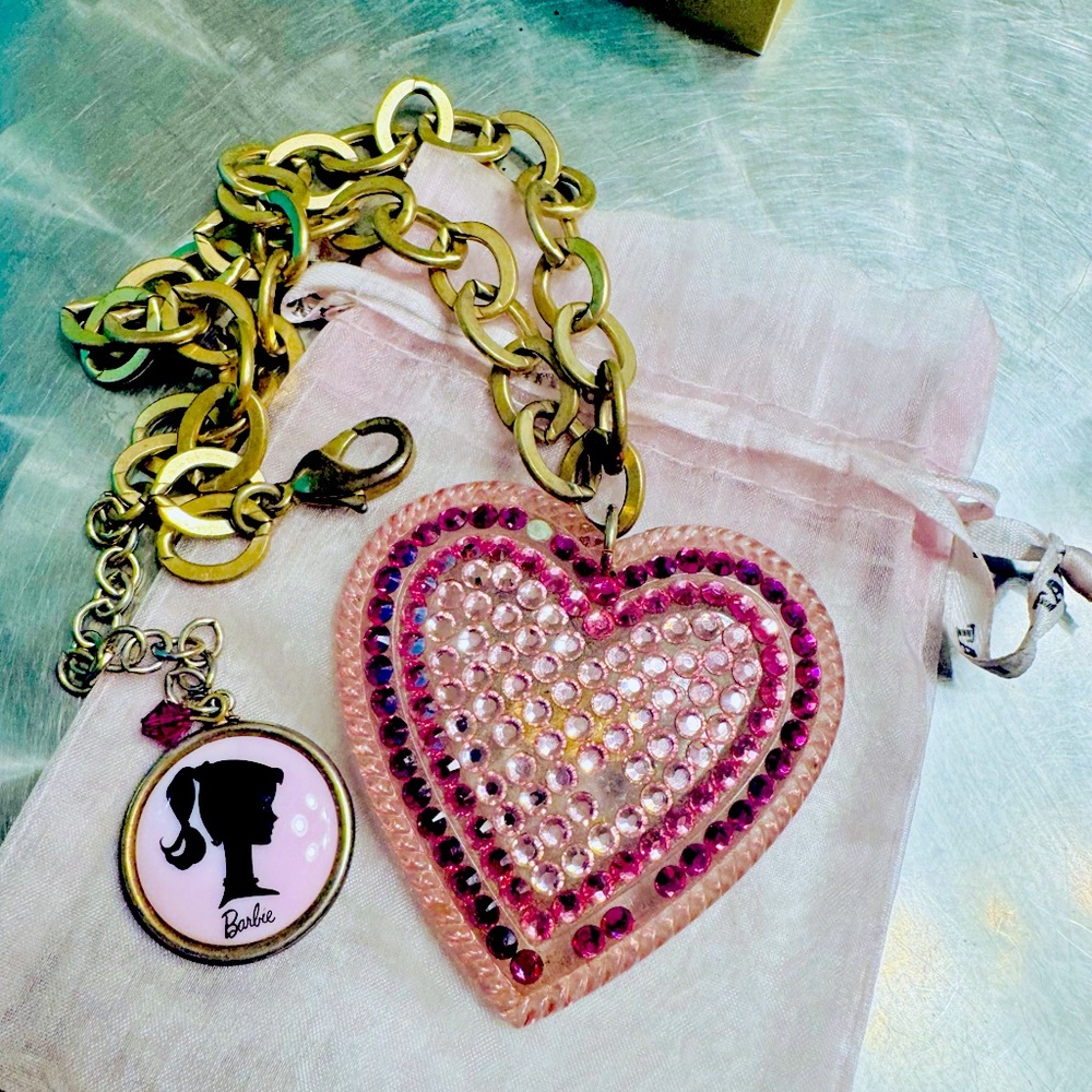 Tarina Tarantino Barbie big heart Swarovski crystal necklace 💕